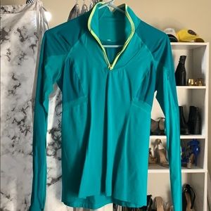 Lulu lemon quarter zip size 4
